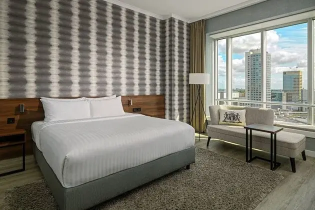 Deluxe Oda, 1 En Büyük (King) Boy Yatak, Şehir Manzaralı (High Floor)