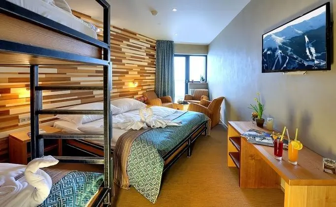 Deluxe Dört Kişilik Oda, Balkon, Tepe Manzaralı