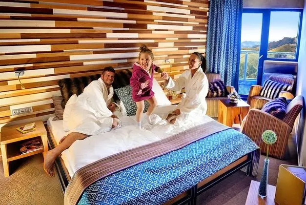 Deluxe Dört Kişilik Oda, Balkon, Tepe Manzaralı