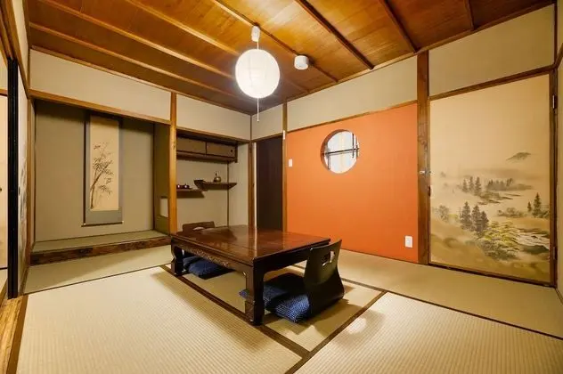 Ev (Private Vacation)