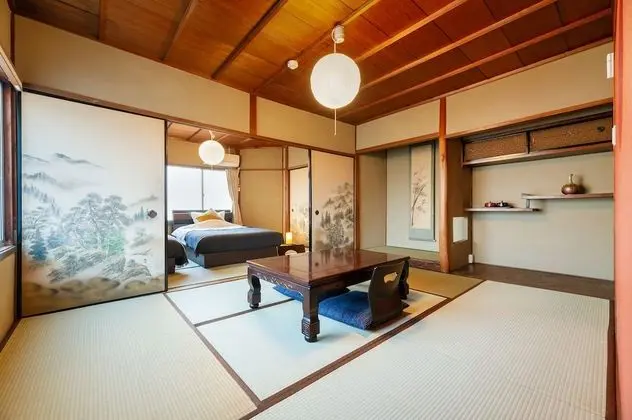 Ev (Private Vacation)