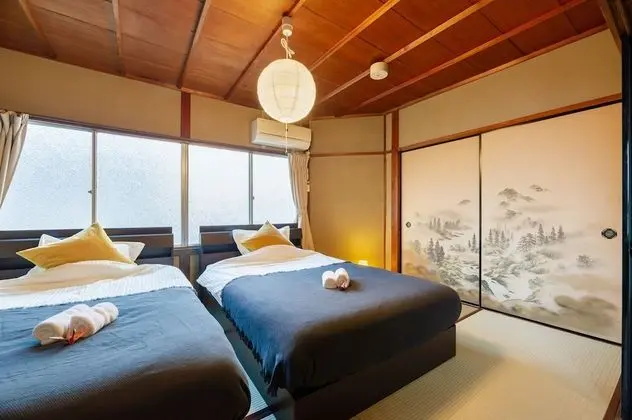 Ev (Private Vacation)