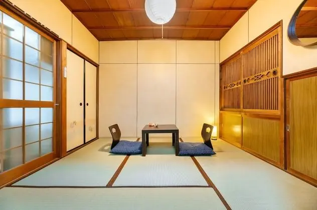 Ev (Private Vacation)
