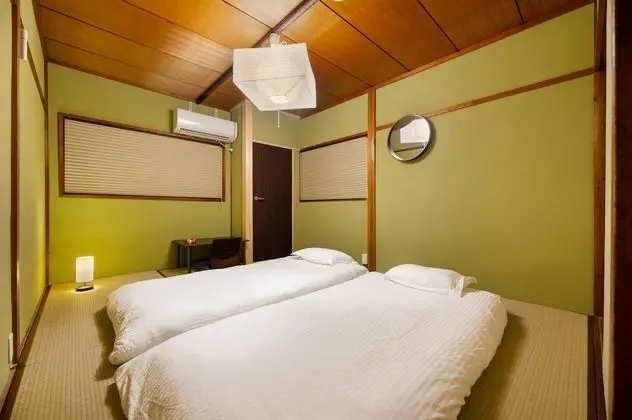 Ev (Private Vacation)