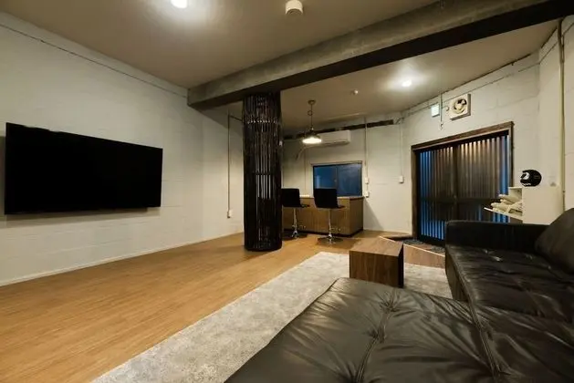 Ev (Private Vacation)