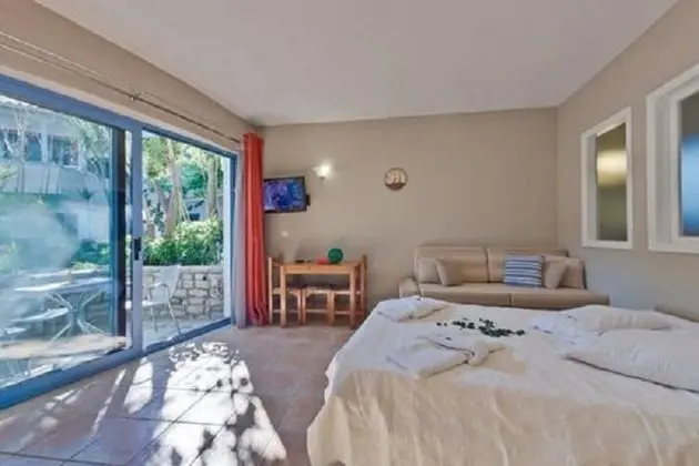 Apart Daire, Bahçe Manzaralı