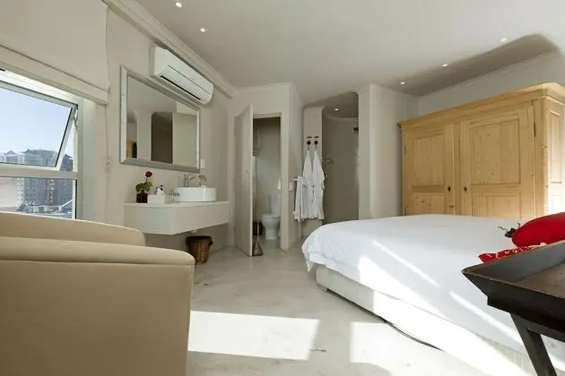 Deluxe Suite with kitchenette (B+B)