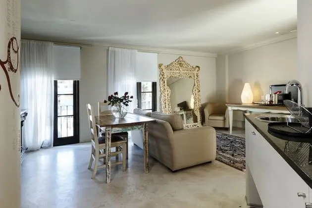 Deluxe Suite with kitchenette (B+B)