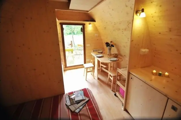 Kulübe (Cabane Forestière)