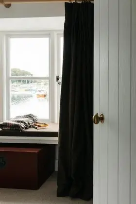 Luxury Kır Evi, Banyolu/Duşlu, Liman Manzaralı (Quay Cottage )