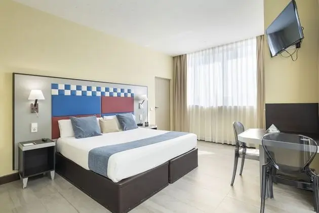 Standard Tek Büyük Yataklı Oda