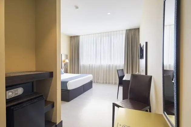 Standard Tek Büyük Yataklı Oda