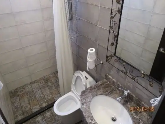 Economy Ortak Ranzalı Oda, Sadece kadınlar için, Ortak Banyo