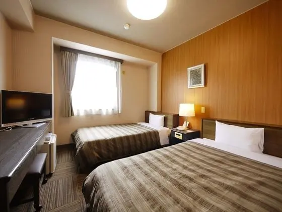 İki Ayrı Yataklı Oda, Sigara İçilebilir