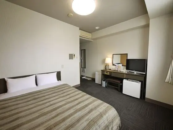 Tek Büyük Yataklı Oda, Sigara İçilebilir