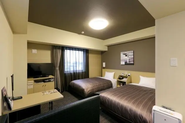 İki Ayrı Yataklı Oda, Sigara İçilebilir