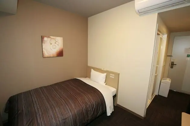 Tek Kişilik Oda, Sigara İçilebilir