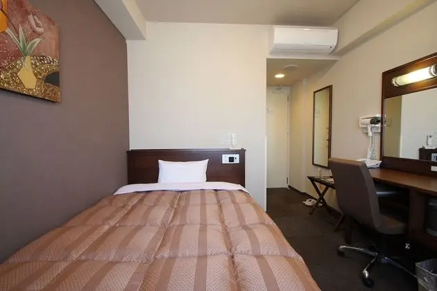 Tek Kişilik Oda, Sigara İçilebilir