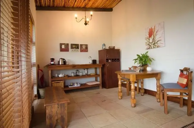 Luxury Tek Büyük Yataklı Oda (Hillside)