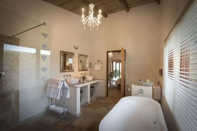 Luxury Tek Büyük Yataklı Oda (Hillside)