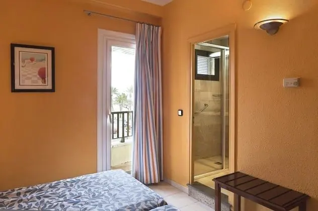 Tek Büyük Yataklı Oda, Kısmi Deniz Manzaralı