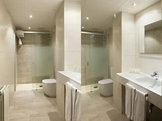 Tek Büyük Yataklı Oda, Kısmi Deniz Manzaralı