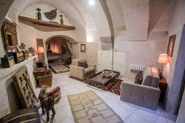 Cave Suite