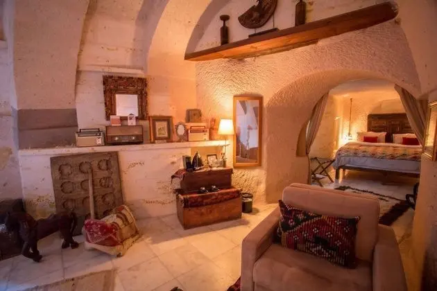 Cave Suite