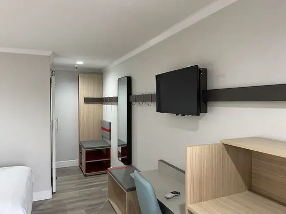 Premium Tek Büyük Yataklı Oda