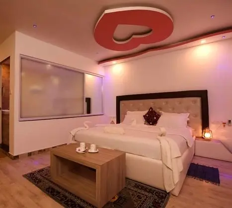 Romantic Oda, Plaj Kenarı
