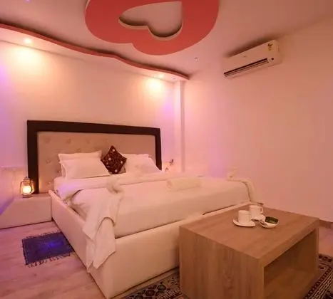 Romantic Oda, Plaj Kenarı