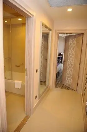 https://imagessl.etstur.com/files/images/hotelImages/TR/51585/l/Royal-Alhambra-Palace-Oda-51571.jpg