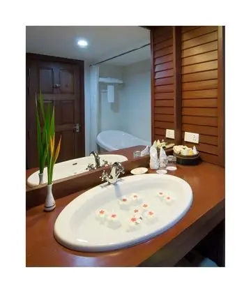 Deluxe Tek Büyük Yataklı Oda, Bahçe Manzaralı