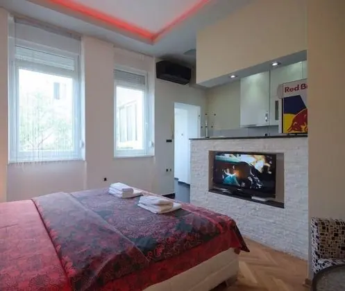 Deluxe Stüdyo