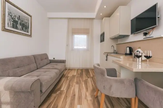 Deluxe Apart Daire, Teras