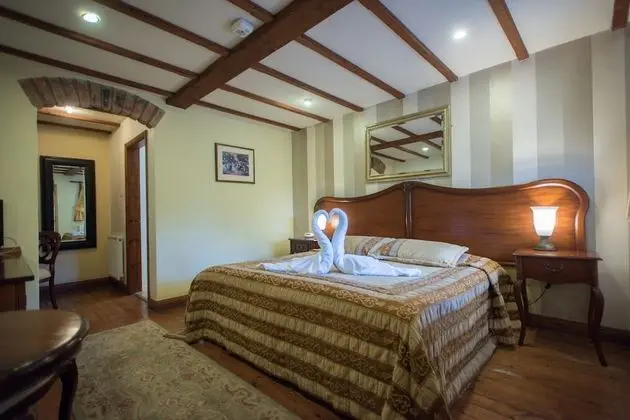 Tek Büyük veya İki Ayrı Yataklı Oda