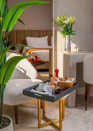 Deluxe Tek Büyük Yataklı Oda