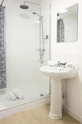 Economy Üç Kişilik Oda, Banyolu/Duşlu (Family room)