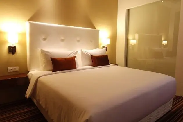 Deluxe Tek Büyük Yataklı Oda