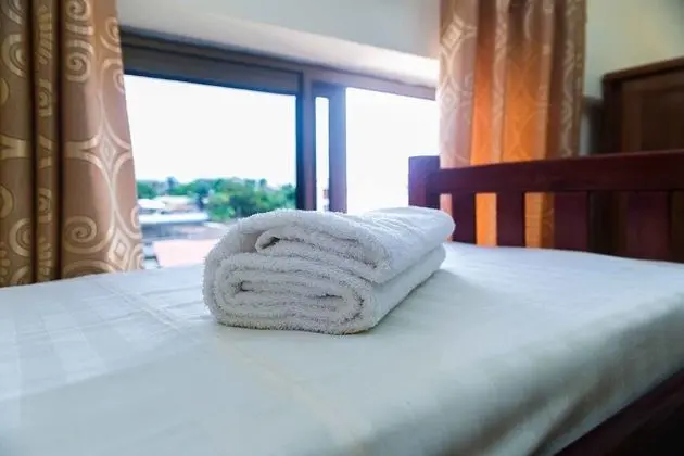 Basic Ortak Ranzalı Oda, Sadece erkekler için (4 People)