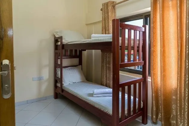 Basic Ortak Ranzalı Oda, Sadece erkekler için (4 People)