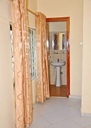 Basic Ortak Ranzalı Oda, Sadece kadınlar için (4 People)