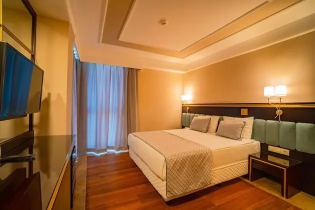 Family Room, 2 Bedrooms