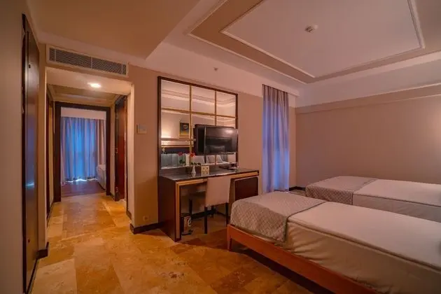 Family Room, 2 Bedrooms