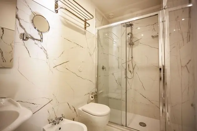 Superior Oda, 1 Büyük (Queen) Boy Yatak