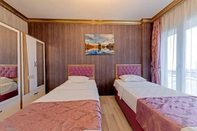 Suite, Kara Manzaralı, Balkonlu