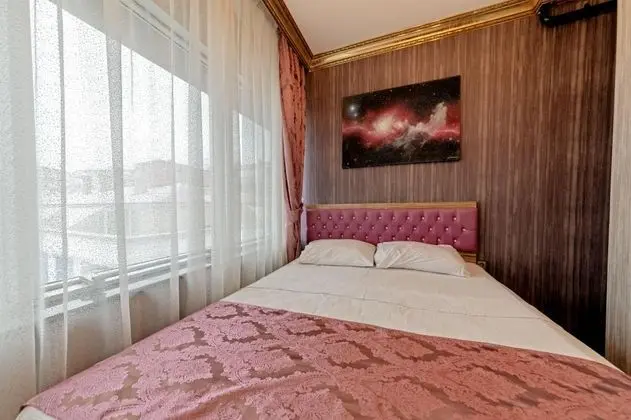 Suite, Kara Manzaralı, Balkonlu