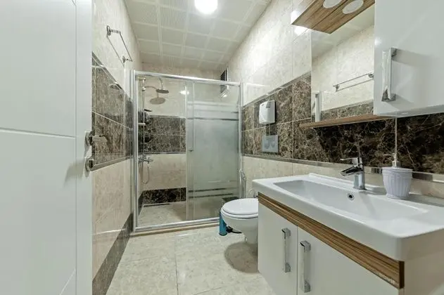 Suite, Kara Manzaralı, Balkonlu