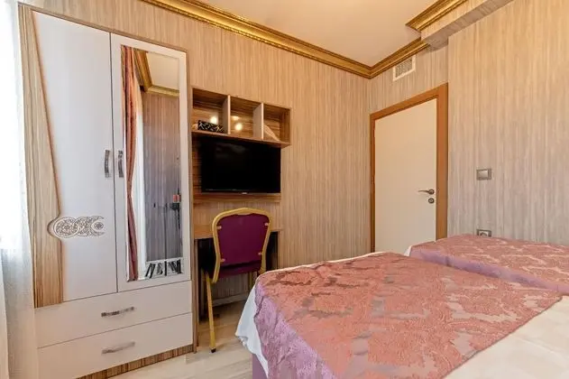 Suite, Kara Manzaralı, Fransız Balkonlu
