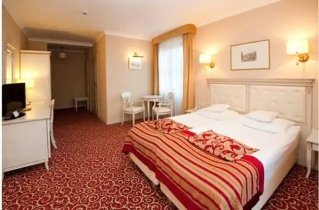 Tek Büyük veya İki Ayrı Yataklı Oda